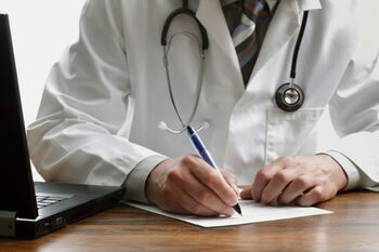 De la 1 august, începe haosul în Sănătate! Cine pierde asigurarea medicală și cât va plăti în plus
