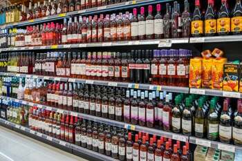 Oamenii beau tot mai puțin: cum a provocat o schimbare monumentală prăbușirea pieței de alcool