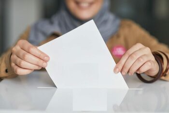 În Marea Britanie se va vota de la 16 ani. Măsuri și împotriva interferenței străine