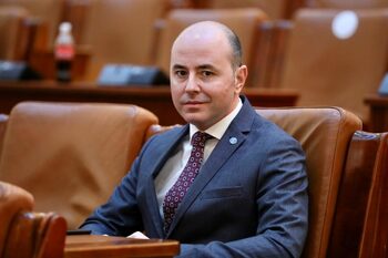 Alexandru Muraru, lider PNL Iaşi, despre scandalul achiziţiei de microbuze electrice pentru elevi: E tentant şi uşor (…)
