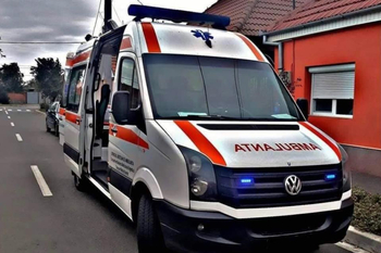 Atac șocant în Maramureș. Un medic pe ambulanță, ÎNJUNGHIAT de un pacient cu probleme psihice în timpul (…)