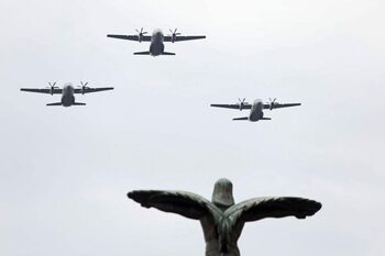 Ceremonie militară şi religioasă cu ocazia Zilei Aviaţiei Române şi a Forţelor Aeriene