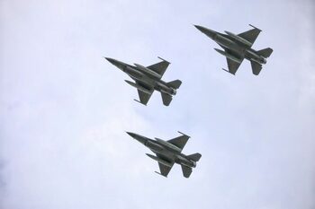 România cumpără 18 aeronave F-16 de la Olanda cu un preţ simbolic de un euro