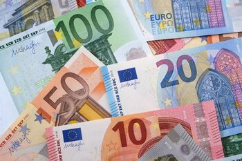 Bancnota euro refuzată de greci, în Thassos. Nu vor nici să dea rest, turiştii români se plâng de situaţie: ”Și la (…)