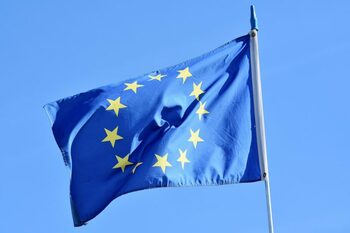 Comisia Europeană vrea ca statele UE să facă provizii de alimente, medicamente și generatoare. Explicaţia din (…)
