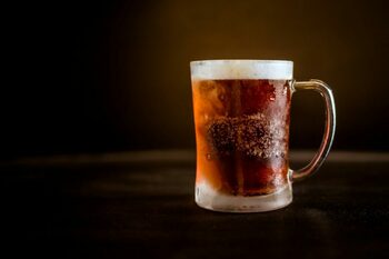 Șase țări din UE propun restricții la vânzarea și consumul de alcool