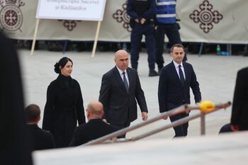 Bolojan, după ce a fost huiduit la ceremonia de azi, laudă Catedrala Națională: Ține de identitatea unei comunități (…)