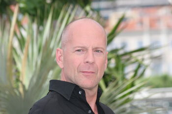 Bruce Willis „nu poate citi, vorbi sau merge”. Starea de sănătate a actorului s-a degradat