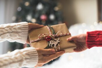 Oferte de ziua ta – magazinele online sau din mall care vin cu reduceri și vouchere cu ocazia aniversării tale