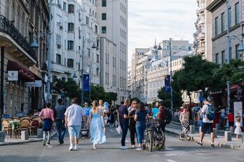 Calea Victoriei devine din nou pietonală în weekendul 13-14 septembrie. „Străzi deschise” se extinde și pe Calea (…)