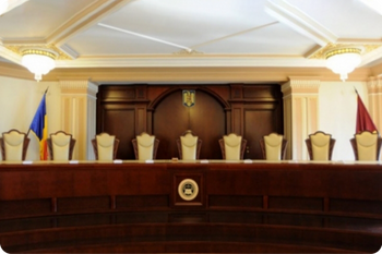 Curtea Constituțională a amânat din nou decizia pe legea referitoare la plata pensiilor private