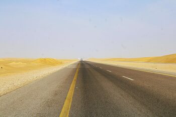 Unde se află cel mai lung drum drept din lume și câți kilometri acoperă?