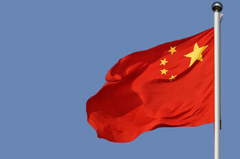 China evită colapsul economic, dar ceasul ticăie: Inflaţie negativă, salarii tăiate şi o economie care înaintează pe (…)