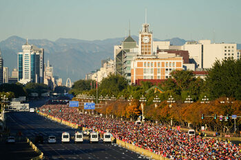 Milioane de candidați pentru 38 000 de locuri de muncă în administrația publică, în China