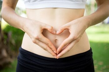 Cum ai grijă de echilibrul tău digestiv în vacanță: 4 sfaturi de care să ții cont vara aceasta