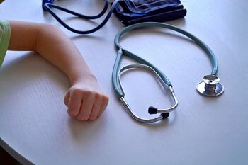 Un medic explică de ce tusea este un semn bun al organismului