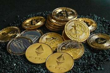 Marea Britanie vizează reţele financiare şi de criptomonede care ajută Rusia să ocolească sancţiunile