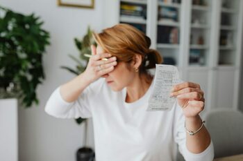 Nou val de măsuri fiscale: Fără viceprimari în localitățile mici, mai puțini angajați și taxă pentru mașinile poluante