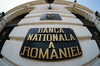 LEII de la BNR. Ce salarii, indemnizații si venituri au șefii Băncii Naționale