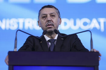Ministrul Educaţiei Daniel David a semnat ordinul privind aprobarea planurilor-cadru pentru învăţământul liceal cu (…)