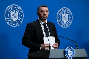 Ministrul Educaţiei, despre cumulul pensie-salariu: Aici sunt pe aceeaşi parte a baricadei cu sindicatele / Am (…)