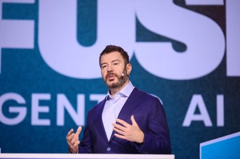 UiPath raportează venituri de 411 mil. dolari, plus 16% în T3. Acţiunile cresc cu 15%. Daniel Dines, CEO: Companiile (…)