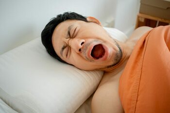 De ce căscăm? Misterul vechi de milioane de ani al unei reacții firești