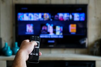 CNA solicită preşedintelui Nicuşor Dan ca educaţia media să fie inclusă în curriculumul naţional. Ameninţări: 55% (…)