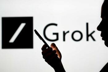 Autoritățile franceze, anchetă privind negarea Holocaustului pe platforma de inteligență artificială a lui Elon Musk (…)