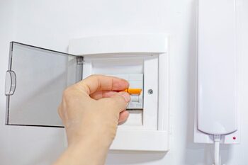 Cum să avem o factură mai mică la electricitate pe timpul iernii