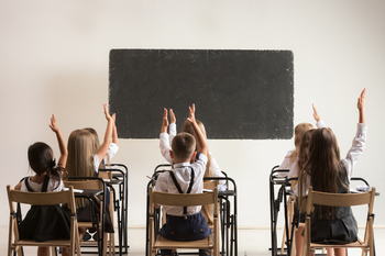 Ministerul Educației, anunț important pentru elevi și părinți! Banii de pe cardurile educaționale mai pot fi (…)