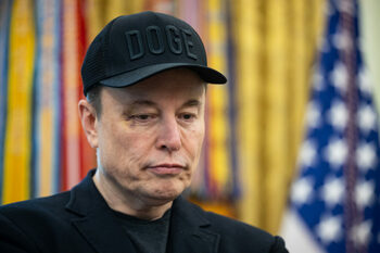 O amendă record pentru compania lui Elon Musk: un hacker a dezvăluit cum a eșuat pilotul automat și a provocat un (…)