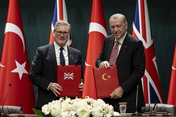 Starmer și Erdogan semnează un ACORD prin care Turcia cumpără 40 de aeronave Eurofighter. Cât vor plăti turcii (…)