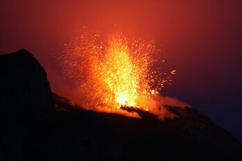 Misterioasele structuri din adâncul Pământului pot alimenta erupții vulcanice devastatoare