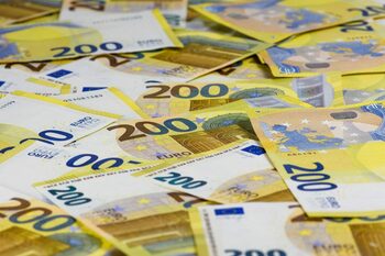 Mafia italiană, conectată la o fraudă de 100 de milioane de euro din România. Parchetul lui Kovesi trimite suspecții (…)