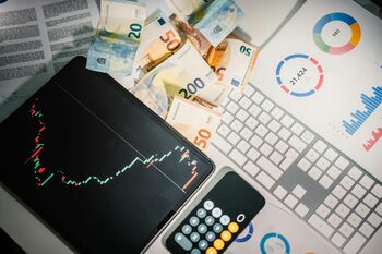 Avertismentul unei bănci importante: Inflația urcă, creșterea economică o ia spre zero. Riscul de recesiune nu poate (…)