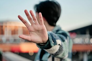 Evitantul emoțional: cum iubește cineva care se teme de iubire