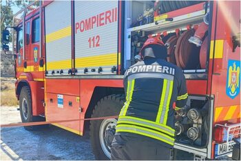 Explozie puternică într-un apartament din Cernavodă. Zeci de locatari au fugit din imobil speriați