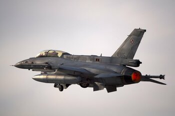Pilotul ucrainean al unui avion F-16 a fost ucis în timpul unui atac nocturn al Rusiei cu drone şi rachete