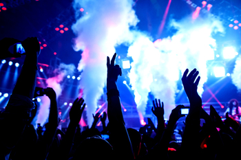 Psiholog, despre prezenţa minorilor la festivaluri: „Când ai 150.000 de oameni într-un spaţiu strâns, nu mai e un (…)
