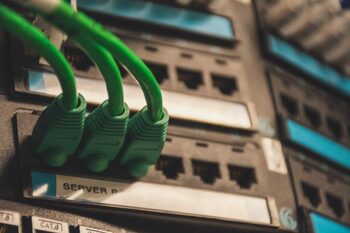 (P) De ce să aleg un GPU server în locul unui server tradițional CPU?