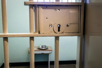 Rezultatele anchetei Administrației Penitenciarelor la Târgu Jiu, unde un deținut a spart baza de date: un poliţist (…)