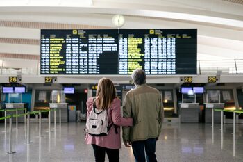 Vacanțe date peste cap! Grevă masivă pe aeroporturile frecventate de români. Zeci de zboruri anulate, mii de turiști (…)