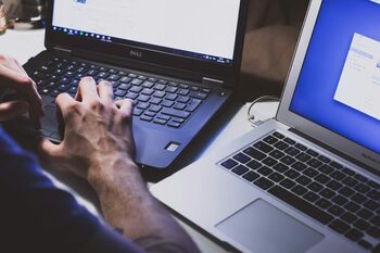 Infractorii cibernetici își intensifică activitatea cu momeli de facturi PDF greu de depistat – raport HP Wolf Security