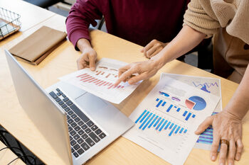 Companiile şi firmele din ţara noastră se confruntă tot mai des cu probleme. Este înregistrat un val de INSOLVENȚE (…)