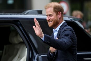 Posibile semne de împăcare în familia regală. Regele Charles și Prințul Harry s-au reunit după 19 luni