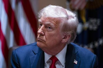 Trump include filiale ale Frăţiei Musulmane pe lista organizaţiilor teroriste