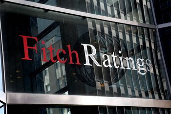 Economia României evită încă o dată, la limită, căderea în prăpastie: Prestigioasa agenţie de rating Fitch menţine (…)