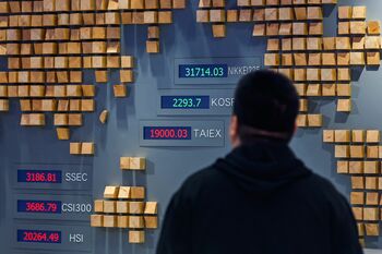 Începutul sfârşitului bulei AI? Pieţele financiare din întreaga lume scad vineri, în timp ce investitorii devin tot (…)