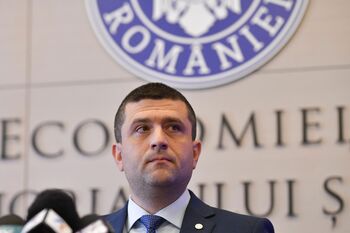 Bolojan îl propune pe Miruţă ca interimar la Apărare